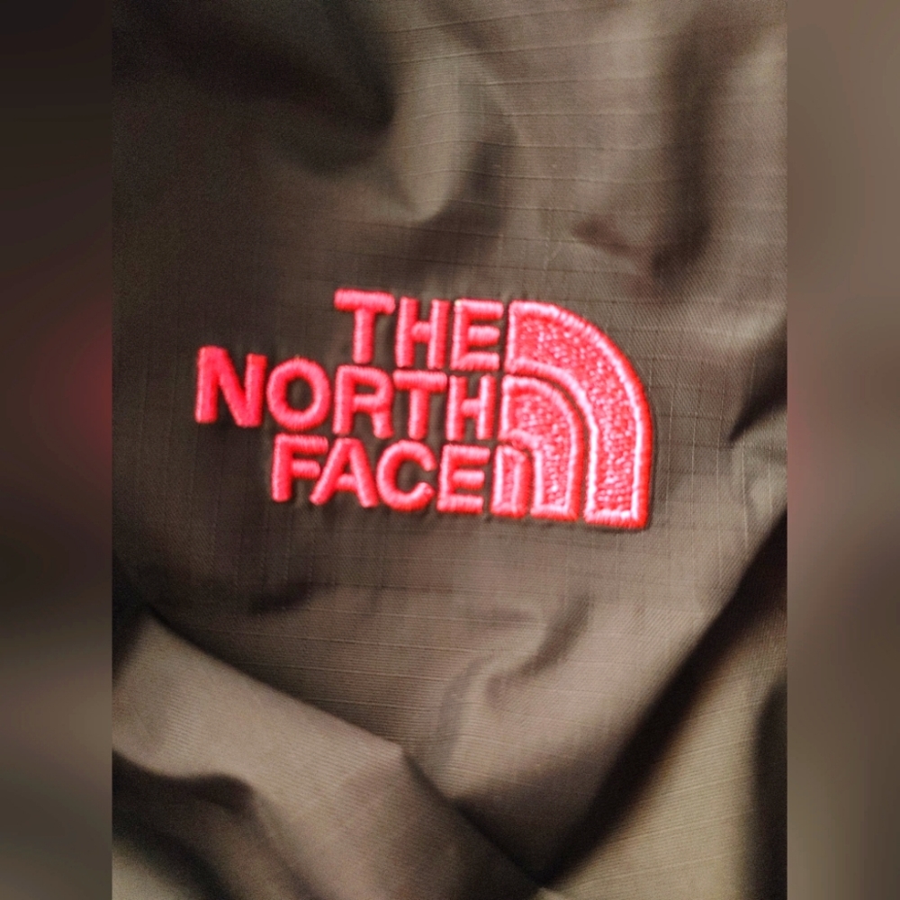 The North Face Womans Wind/Rain Lined Dryvent Headed Jacket